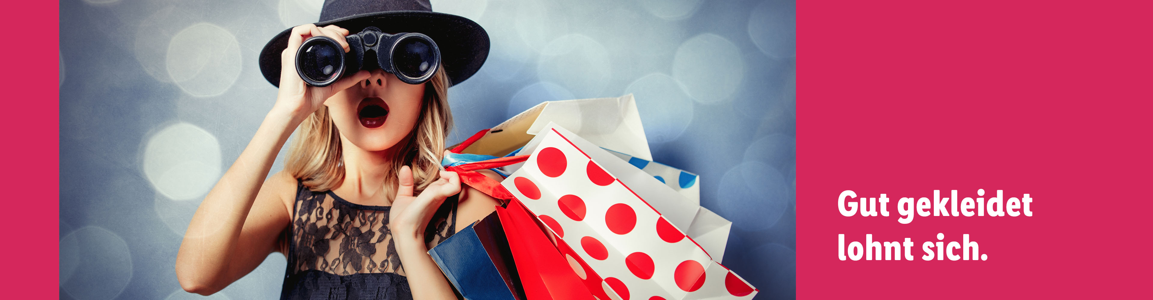 Frau mit Einkaufstüten und Fernglas.