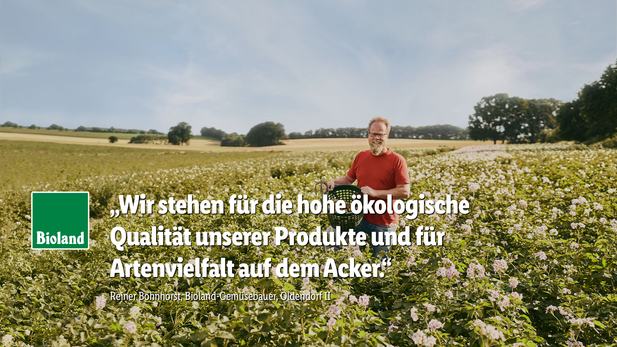 Bioland-Gemüsebauer Reiner Bohnhorst präsentiert seine ökologisch angebauten Produkte: „Wir stehen für die hohe ökologische Qualität unserer Produkte und für Artenvielfalt auf dem Acker.“