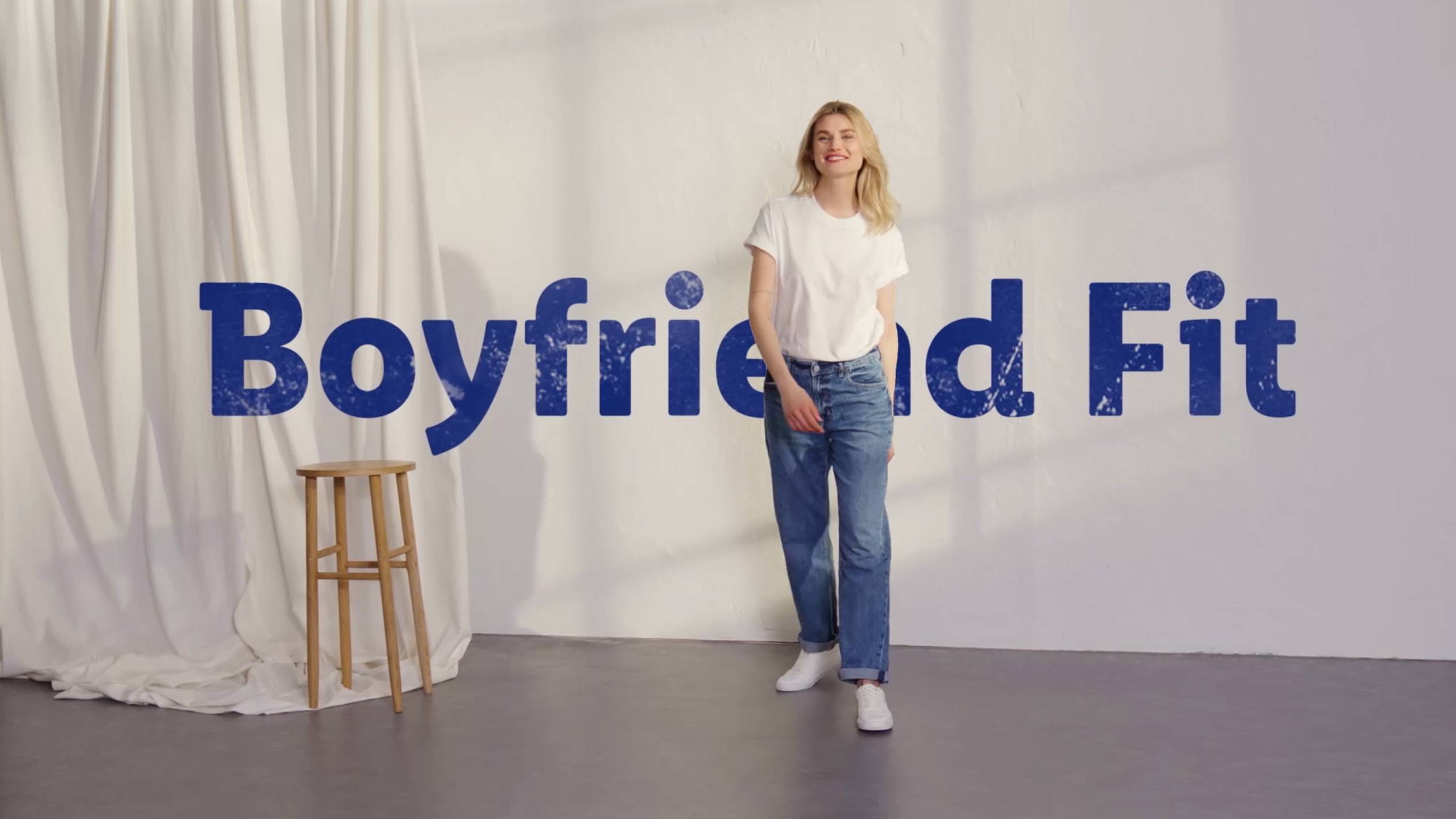 Model in Boyfriend-Jeans.