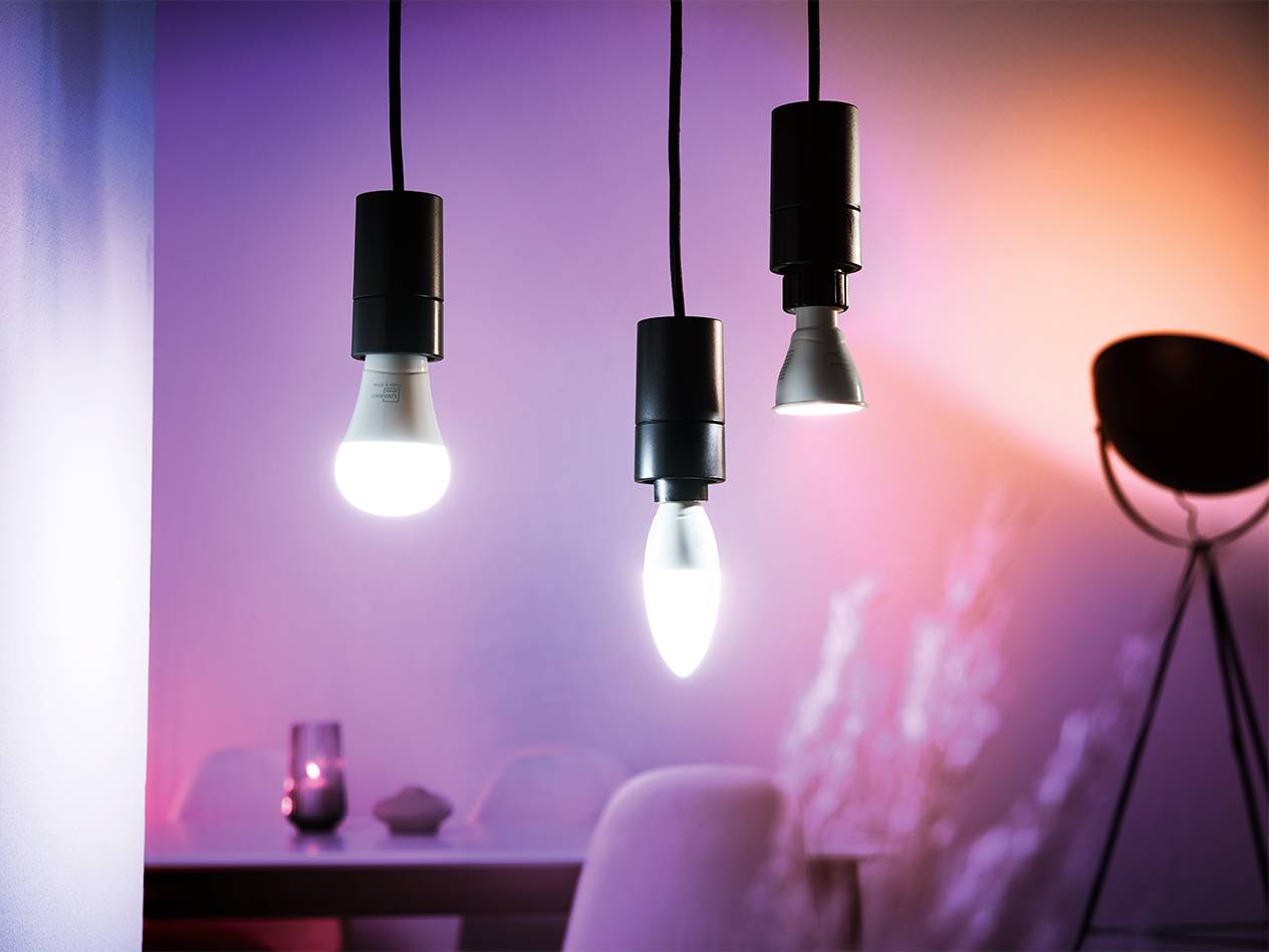 Philips Smart-Lampen und Leuchten im Wohnbereich.