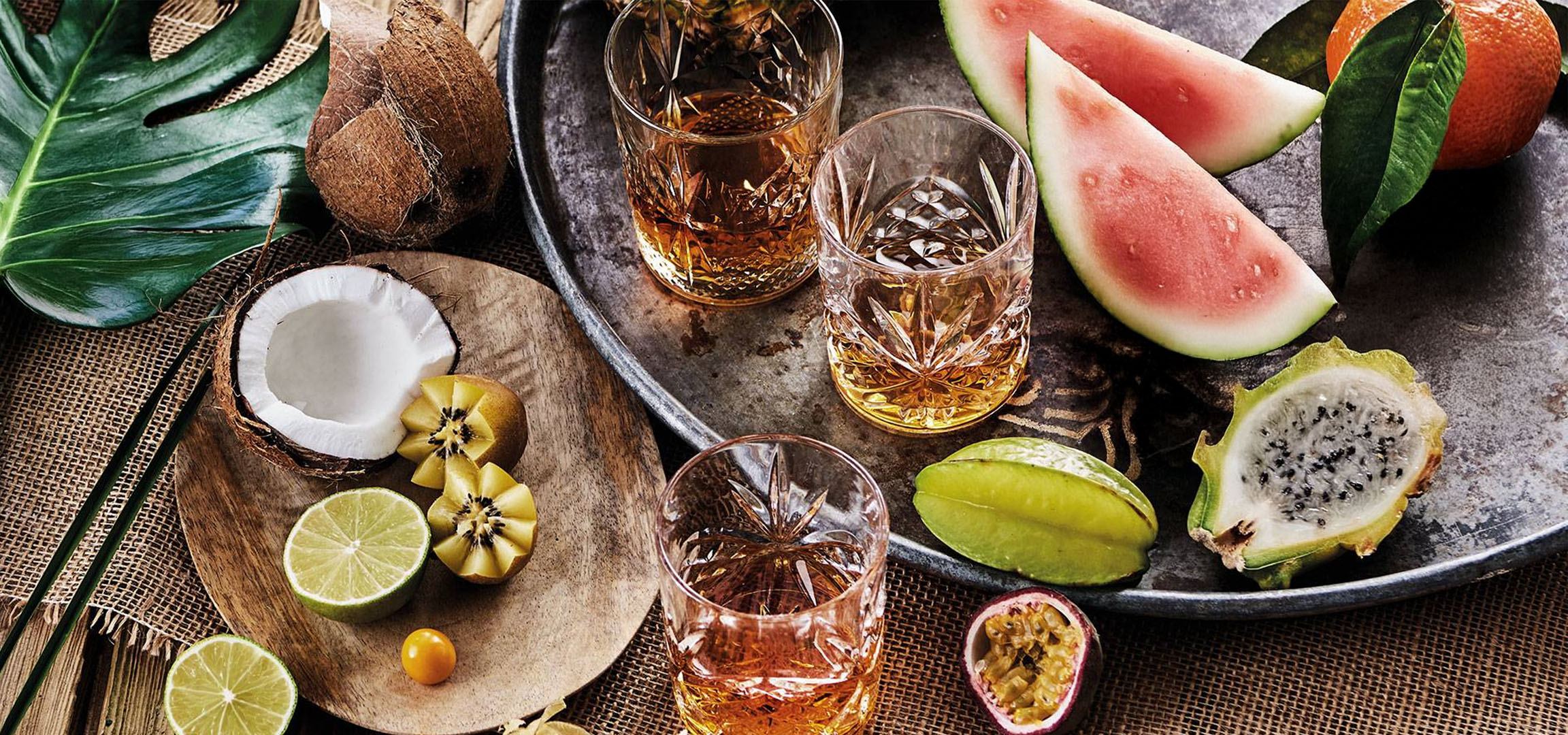 Getränke, Wassermelone und tropische Früchte.