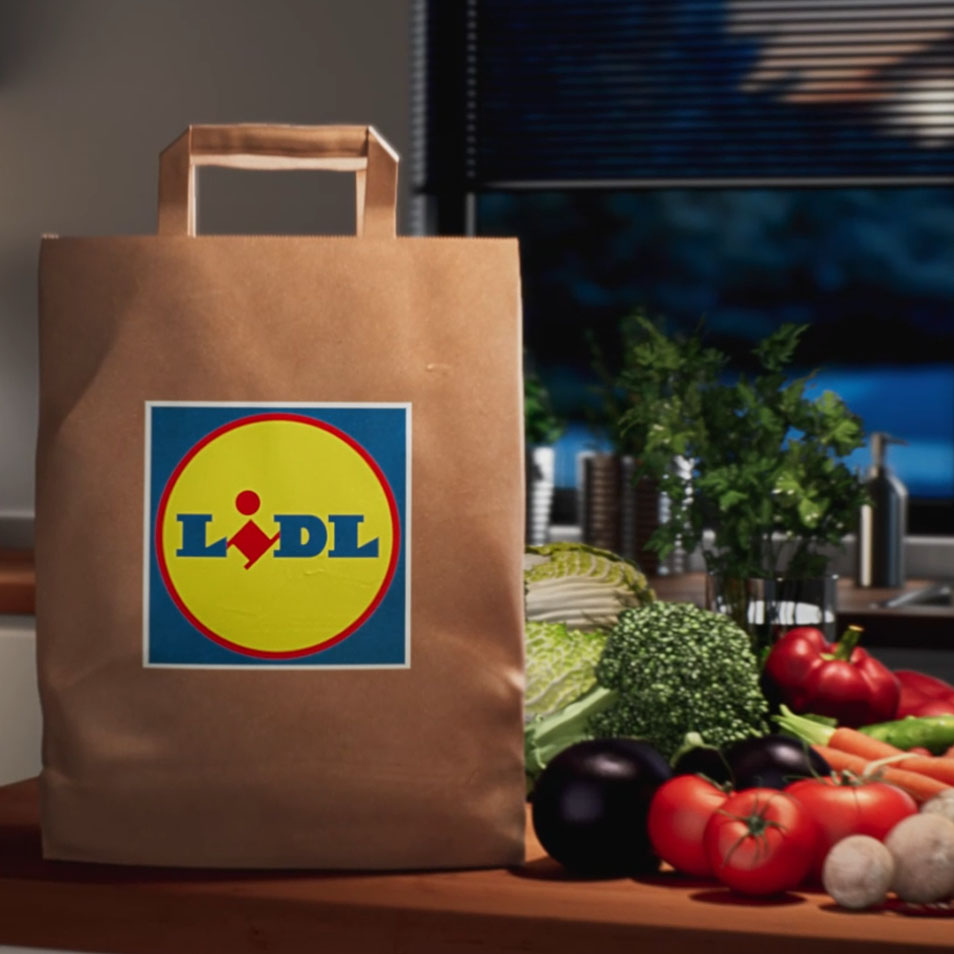 Lidl-Tüte mit Gemüse.