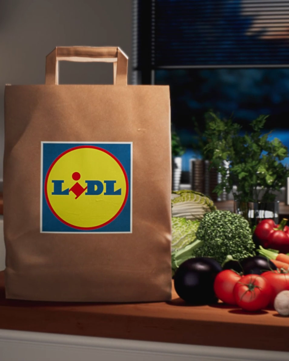 Lidl-Tüte mit Gemüse.
