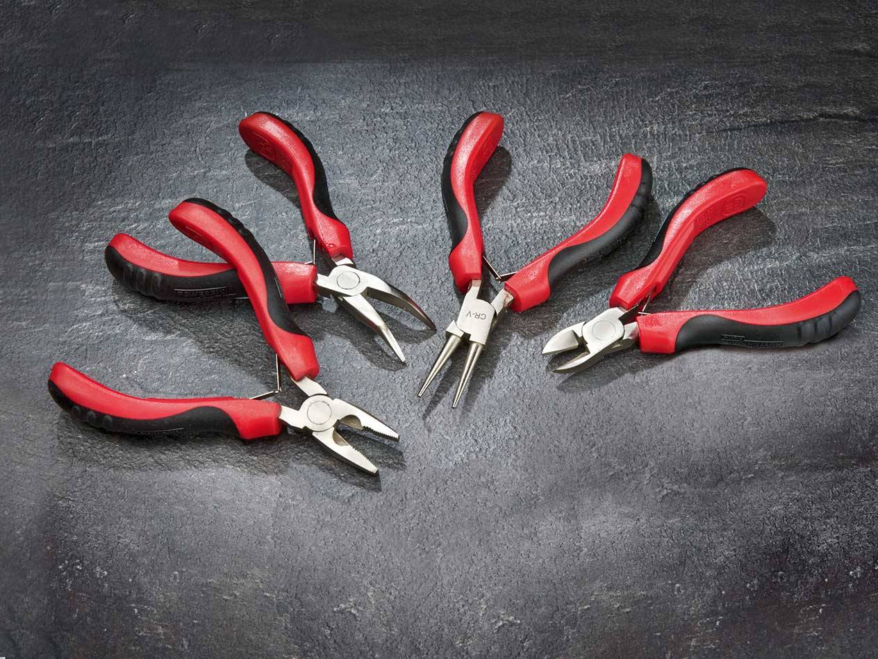 Rote Zangen, Spitz- und Rundzangen.