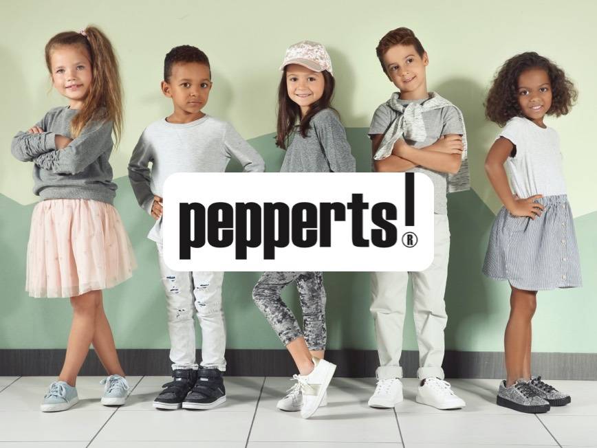 Kinder in Peppert's Kleidung.