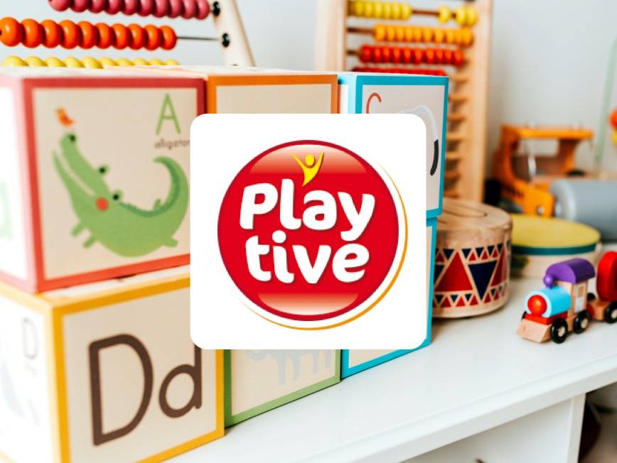 Playtive Spielzeug: ABC-Blöcke, Abakus und Zug.