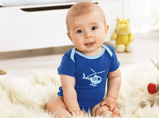 Baby-Body mit Helikopter-Motiv