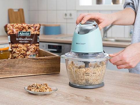 Alacres Zerkleinerer und Alesto Walnüsse.