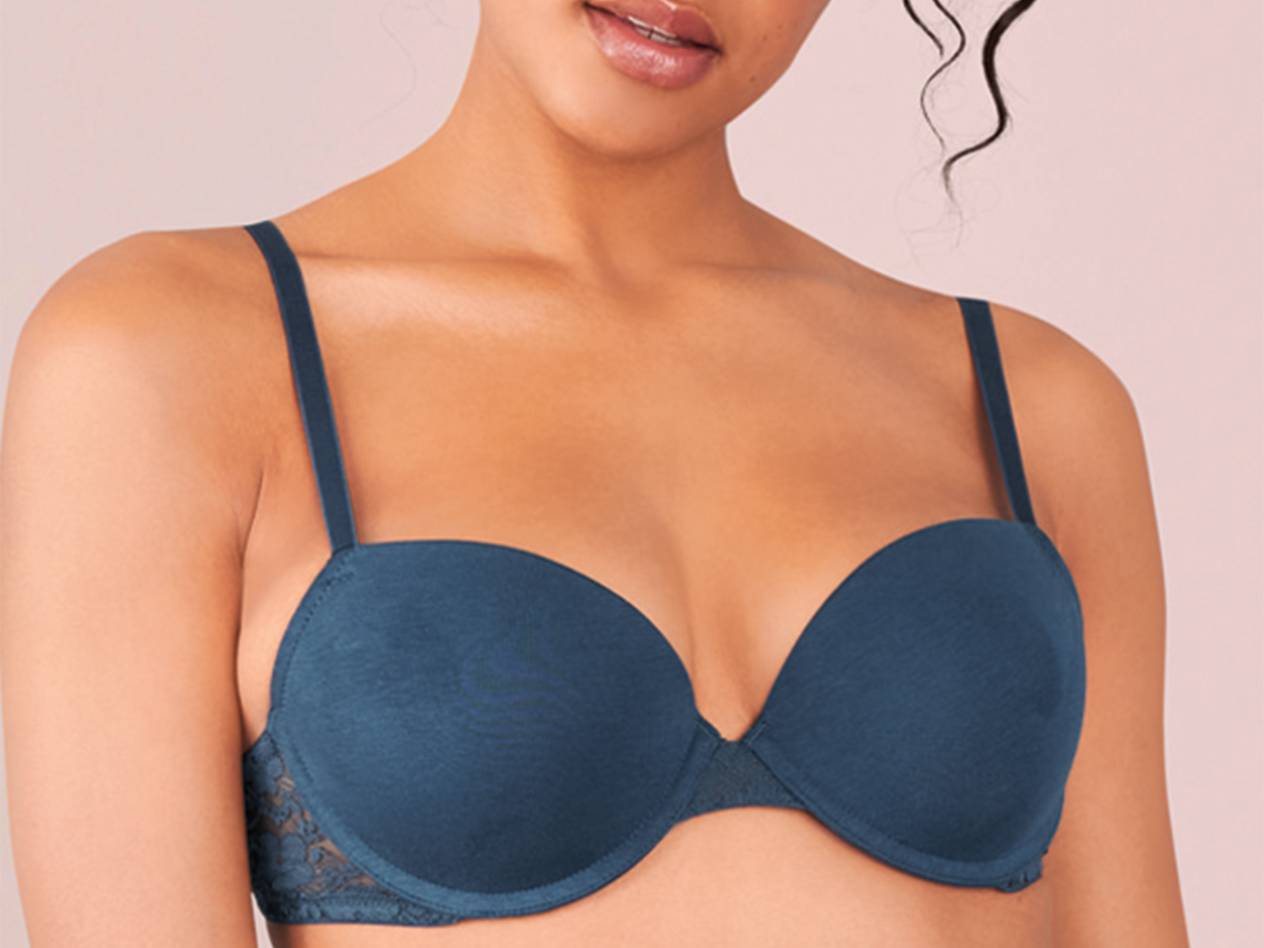 Dunkelblauer Balconette-BH mit Spitzendetails.