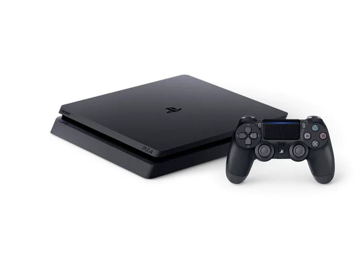 Sony PlayStation 4 Konsole und Controller.